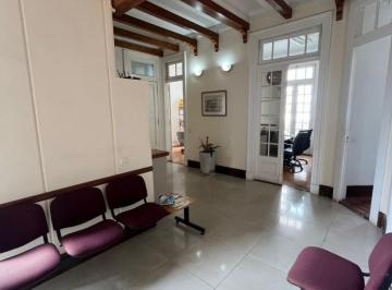 Departamento · 130m² · 6 Ambientes · Semipiso 6 Ambientes Al Frente Estilo Antiguo Apto Profesional (Hoy Estudio Juridico)