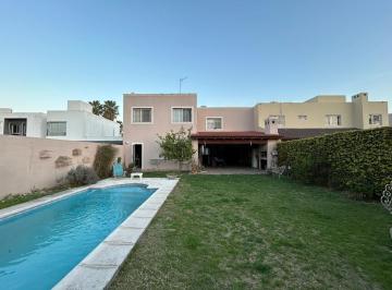 Casa · 220m² · 5 Ambientes · 2 Cocheras · Casa 3 Dor C/ Patio y Pileta - Tejas 2