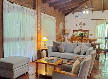Casa de 7 ambientes, Ciudad de Mendoza · Casa con Gran Terreno en Venta en Ciudad.