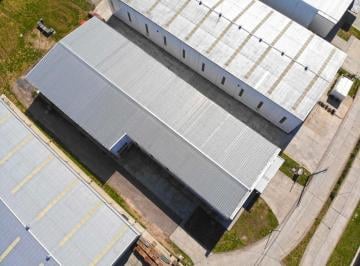 Bodega-Galpón · 2100m² · Galpon en Alquiler Parque Industrial Buen Ayre