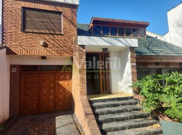 Casa de 5 ambientes, Hurlingham · Chalet 5 Ambientes con Jardin, Pileta y Garage, Parque Johnston, Hurlingham