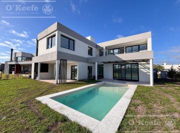 Casa · 276m² · 4 Ambientes · Casa de Categoria en Venta Greenville Hudson a Estrenar 4 Ambientes con Piscina