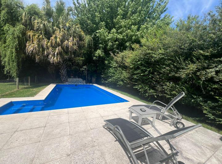 Casa · 160m² · 3 Ambientes · 4 Cocheras