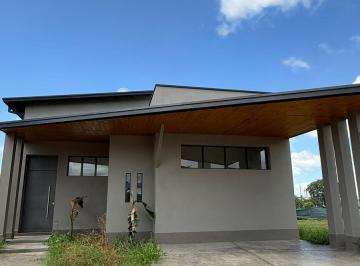 Casa · 403m² · 5 Ambientes · 2 Cocheras · Casa en Viento Sur