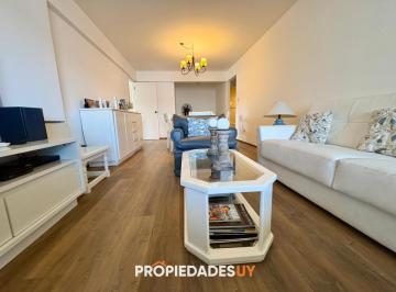 Foto1 · Apartamento en Primera Línea de Playa Mansa - Edificio Ilha Bella