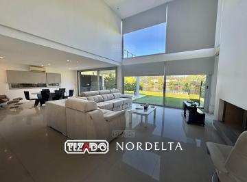 Casa · 251m² · 7 Ambientes · Casa en Venta en Los Sauces Al Lago con Tres Suites, Nordelta, Tigre