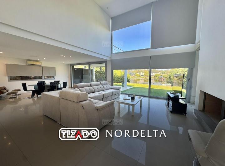 Casa · 251m² · 7 Ambientes