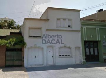 Casa · 136m² · 5 Ambientes · 1 Cochera · Casa - La Plata