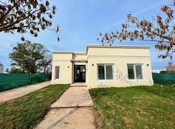 Casa · 156m² · 4 Ambientes · 2 Cocheras · Casa en Pilar del Este - San Ramon