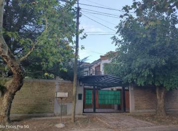 Casa · 376m² · 9 Ambientes · 5 Cocheras · Venta Casa en Ranelagh. Lote de 652,50 m² con Parque y Quincho