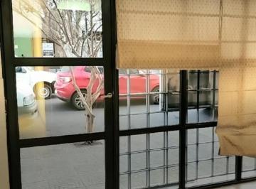 Local comercial · 68m² · Local a La Calle. Rawson 3100. Venta.