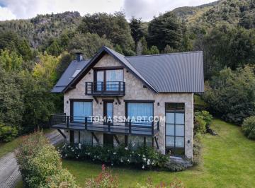 Casa · 266m² · 5 Ambientes · 1 Cochera · Casa en Arelauquen