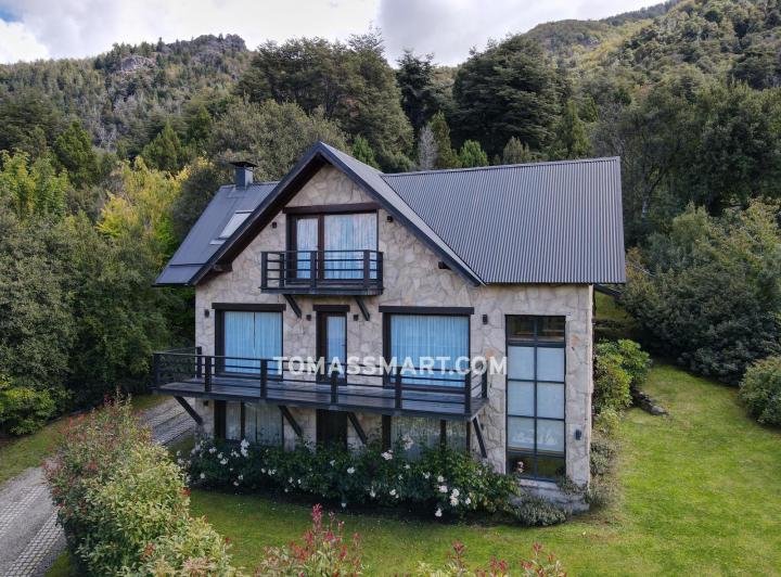 Casa · 266m² · 5 Ambientes · 1 Cochera
