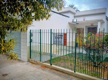 Casa de 4 ambientes, La Plata · Casa Tradicional 2 Dorm. + Local Al Frente. Excelente Entorno y Accesos en Venta, La Plata