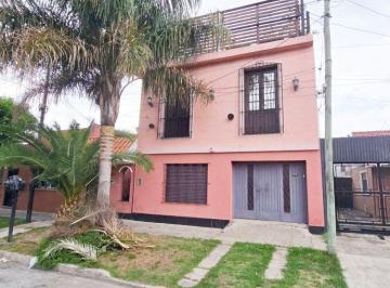 PH de 3 ambientes, Lanús · PH Al Frente con Cochera y Patio – Apto Credito en Lanus Este