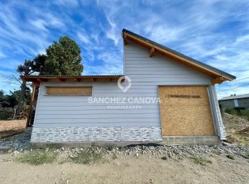 Casa · 50m² · 2 Ambientes · 1 Cochera · Casa Chalet en Venta en Dina Huapi, Pilcaniyeu, Rio Negro