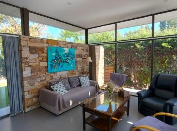 Casa de 7 ambientes, Chacras de Coria · Casa en Venta C/ Cochera en Chacras de Coria