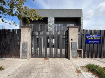 Departamento · 90ha · 3 Ambientes · 1 Cochera · Complejo de 4 Duplex en Venta en R. Calzada - Apto Crédito