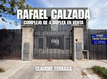 Departamento · 80m² · 3 Ambientes · 1 Cochera · Complejo de 4 Duplex en Venta en R. Calzada - Apto Crédito