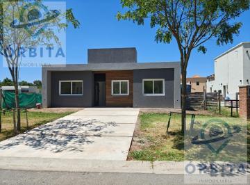 Casa · 140m² · 3 Dormitorios · 2 Cocheras · Casa en Venta en Barrio San Pablo, Pilar, a Estrenar