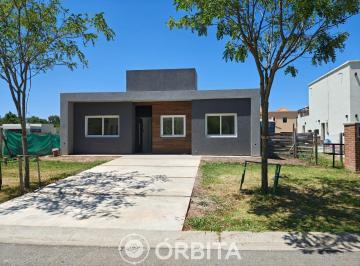 Casa · 140m² · 3 Dormitorios · 2 Cocheras · Casa en Venta en Barrio San Pablo, Pilar, a Estrenar