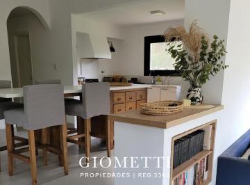 Casa · 145m² · 3 Ambientes · 1 Cochera · Casa en Bosque Peralta Ramos