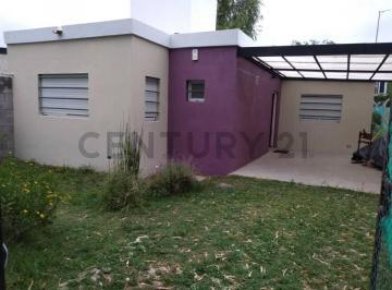 Casa · 70m² · 2 Ambientes · 1 Cochera · Casa en Venta en Villa Elisa 1 Dormi con Jardín