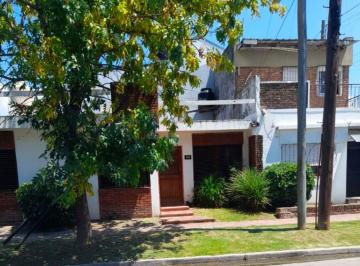 Casa de 5 ambientes, Quilmes · Casa 4 Amb con Cochera - Departamento 2 Amb Quilmes