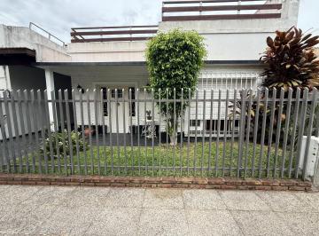 Casa · 150m² · 4 Ambientes · 1 Cochera · Casa 4 Amb. en Venta en Ramos Mejia