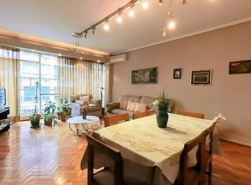 Departamento de 4 ambientes, Balvanera · Venta 4 Ambientes 2 Pisoal Frente con Balcon. Apto Credito. Operacion Inmediata