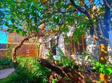 Casa · 207m² · 5 Ambientes · Venta, Terreno, Casa a Refaccionar, Ituzaingó