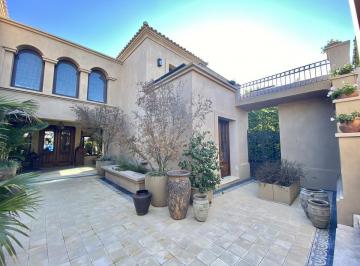 EXT · Increible Villa Italiana Al Rio