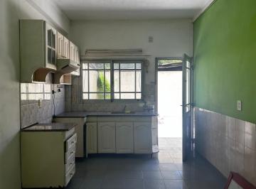 Casa · 166m² · 3 Ambientes · 4 Cocheras · Casa - Venta - 3 Amb - Lomas de Zamora - Financiacion Privada - Oportunidad