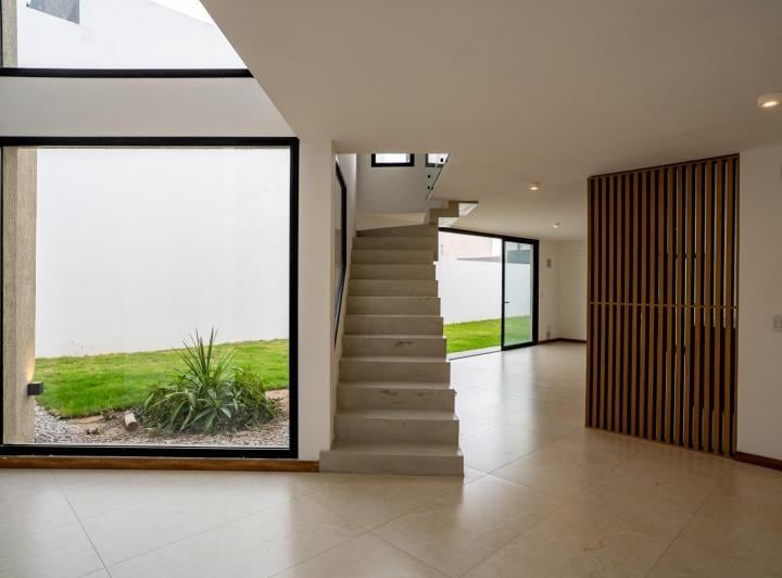 Casa · 257m² · 6 Ambientes · 2 Cocheras