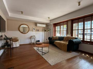 Casa · 240m² · 6 Ambientes · 2 Cocheras · Casa en República de La Sexta