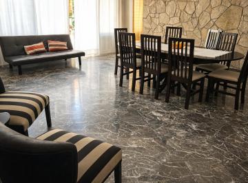 Casa · 244m² · 7 Ambientes · 1 Cochera · ¡Apta Crédito! – Casa Amplia, Luminosa y Versátil en Zona Estratégica de La Sexta Sección