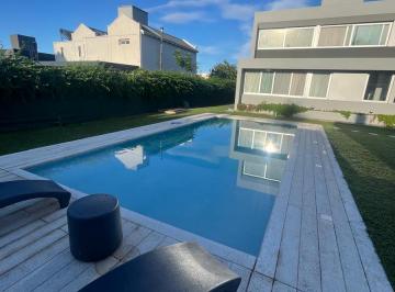 Casa · 465m² · 7 Ambientes · 2 Cocheras · Venta de Casa de 5 Dorm. en Country San Isidro en Villa Allende