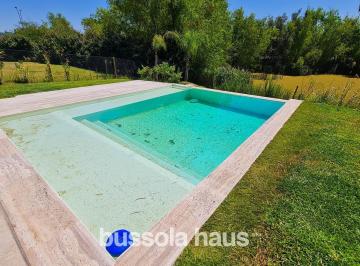 Casa · 230m² · 7 Ambientes · 4 Cocheras · Casa en Alquiler Al Lago de Hormigón en Acacias Puertos
