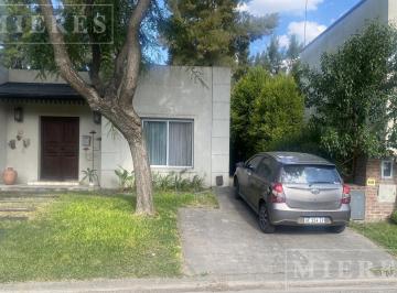 Casa · 134m² · 4 Ambientes · 1 Cochera · Casa en Venta en Barrancas de Santa María