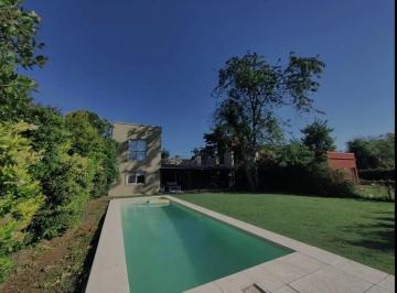 Casa · 150m² · 4 Ambientes · 1 Cochera · Casa en Alquiler en Santa Guadalupe, Pilar del Este, Pilar