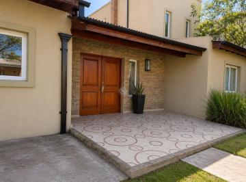Casa · 150m² · 4 Ambientes · 1 Cochera · Casa en Alquiler en Santa Guadalupe, Pilar del Este, Pilar