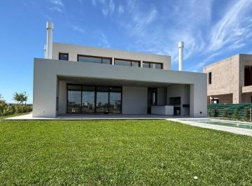 Casa · 336m² · 6 Ambientes · 5 Cocheras · Casa en Venta Al Lago Barrio Costas Puertos