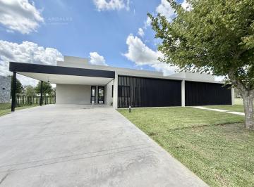 Casa · 333m² · 5 Ambientes · 2 Cocheras · Casa Moderna a Estrenar en Una Planta, Fondo Al Golf, 5 Ambientes en Venta La Reserva Cardales
