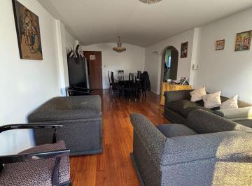 Departamento de 4 ambientes, Flores · Depto. 4 Ambientes Al Frente C/cochera en Excelente Estado + Dependencia y Lavadero Independiente!