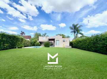 Casa · 280m² · 6 Ambientes · 2 Cocheras · Propiedad de Categoría Sobre 1200 m de Lote B° Altos del Sol