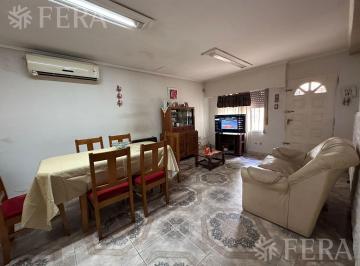 Casa · 113m² · 4 Ambientes · 1 Cochera · Venta Casa 4 Ambientes con Cochera en Quilmes Oeste
