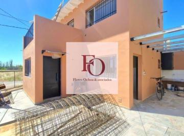 Casa · 88m² · 3 Ambientes · 1 Cochera · Venta - Duplex de 2 Dorm. - con Financiacion - General Fernandez Oro