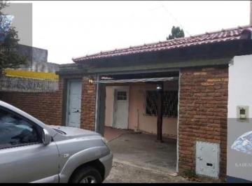 Casa · 80m² · 3 Ambientes · 2 Cocheras · Casa en Berazategui