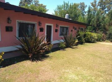 Casa · 80m² · 3 Ambientes · 1 Cochera · Casa en Venta - 2 Dorm. 1 Baño - Cochera - 120 m² - Carmen de Areco
