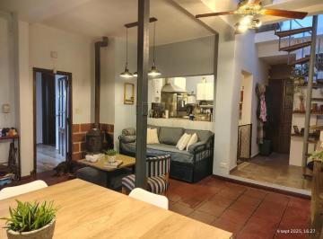 Casa · 153m² · 4 Ambientes · Casa en Venta - 3 Dorm. 3 Baños - San Isidro